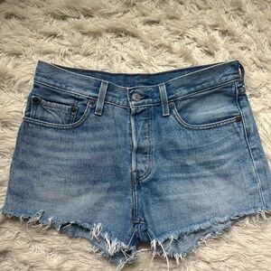 Levi’s 501 cut off shorts